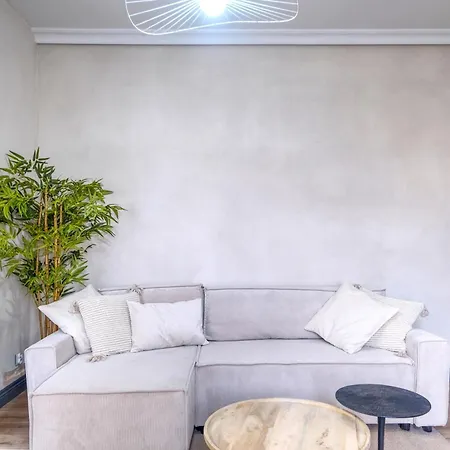 Apartament Gris *